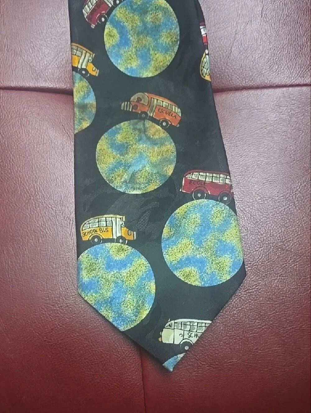 Vintage  Patterned Necktie - Classic Fashion Accessory